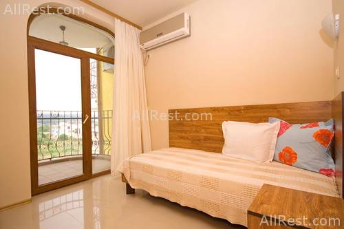 Green Hills Hotel 8